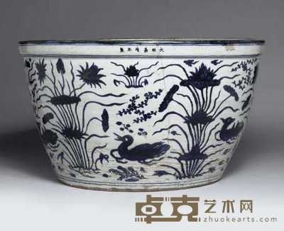 UNDERGLAZE BLUE JIAJING SIX-CHARACTER MARK IN A LINE AND OF THE PERIOD（1522-66） A LARGE LATE MING BLUE AND WHITE FISH BOWL 